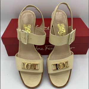 Women’s Salvatore Ferragamo Sandals Size 8AA